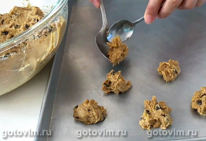 Фотографии рецепта Печенье с солеными орехами и кусочками шоколада, 03 Печенье с солеными орехами и кусочками шоколада, Шаг 03
