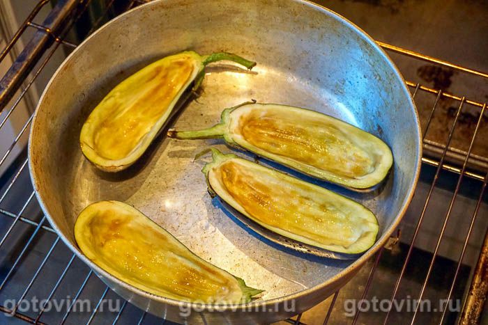 Фотографии рецепта Баклажаны фаршированных макаронами, 02 Баклажаны фаршированных макаронами, Шаг 02