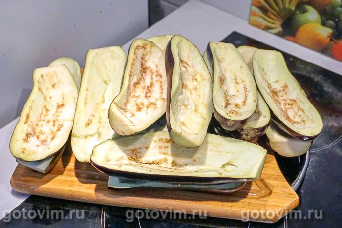 Фотографии рецепта Баклажаны, фаршированные курицей и овощами, 04 Баклажаны, фаршированные курицей и овощами, Шаг 04