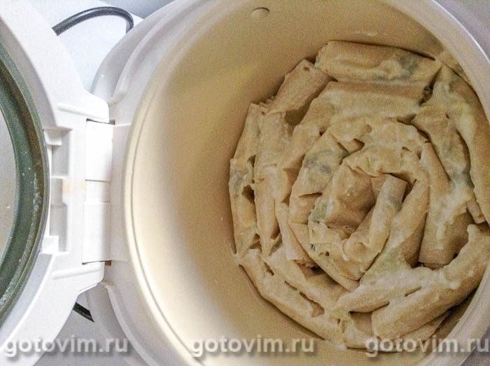 Фотографии рецепта Баница с творогом и луком-пореем в мультиварке , 07 Баница с творогом и луком-пореем в мультиварке , Шаг 07