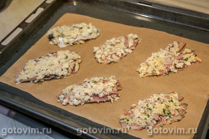 Фотографии рецепта Беломорская сельдь, запеченная в панировке из хлебных крошек, 07 Беломорская сельдь, запеченная в панировке из хлебных крошек, Шаг 07