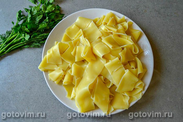 Фотографии рецепта Лапша для бешбармака с мясом, овощами и фасолью, 03 Лапша для бешбармака с мясом, овощами и фасолью, Шаг 03