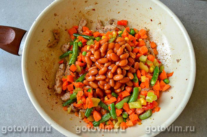 Фотографии рецепта Лапша для бешбармака с мясом, овощами и фасолью, 05 Лапша для бешбармака с мясом, овощами и фасолью, Шаг 05