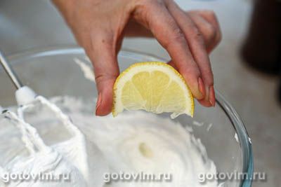 Фотографии рецепта Воздушное пирожное мервейе с клубничным кремом (Les Merveilleux), 03 Воздушное пирожное мервейе с клубничным кремом (Les Merveilleux), Шаг 03
