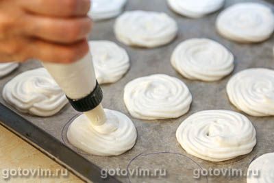 Фотографии рецепта Воздушное пирожное мервейе с клубничным кремом (Les Merveilleux), 05 Воздушное пирожное мервейе с клубничным кремом (Les Merveilleux), Шаг 05