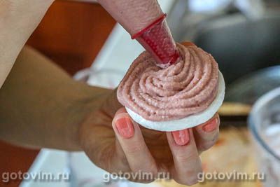 Фотографии рецепта Воздушное пирожное мервейе с клубничным кремом (Les Merveilleux), 07 Воздушное пирожное мервейе с клубничным кремом (Les Merveilleux), Шаг 07