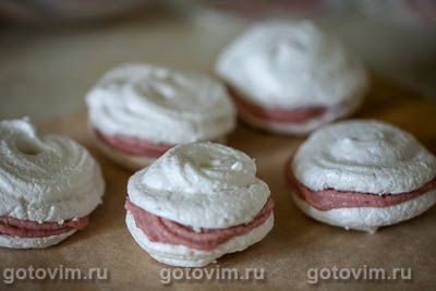 Фотографии рецепта Воздушное пирожное мервейе с клубничным кремом (Les Merveilleux), 08 Воздушное пирожное мервейе с клубничным кремом (Les Merveilleux), Шаг 08
