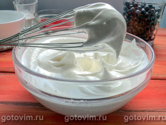 Фотографии рецепта Безе со смородиной и кокосовой стружкой, 02 Безе со смородиной и кокосовой стружкой, Шаг 02