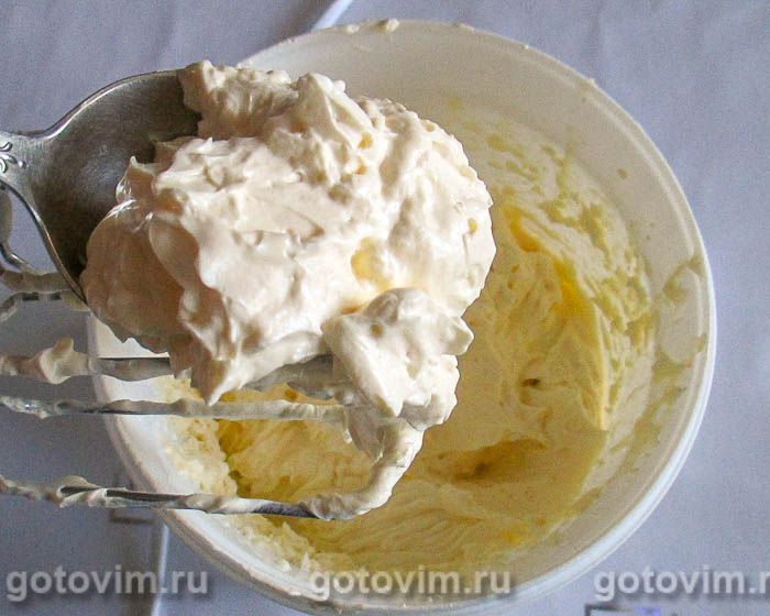 Фотографии рецепта Бисквитный рулет со сливочным кремом, 07 Бисквитный рулет со сливочным кремом, Шаг 07