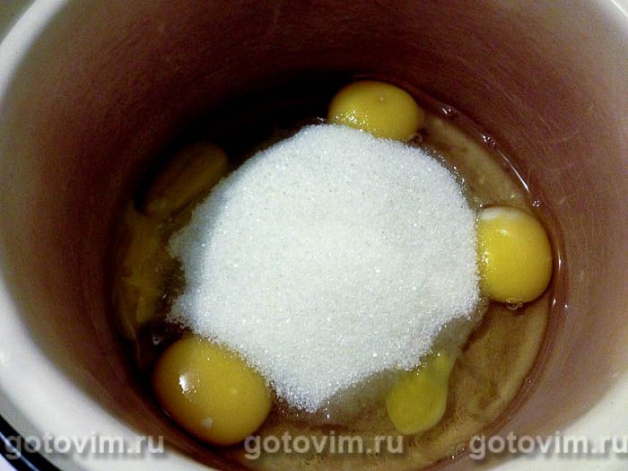 Фотографии рецепта Бисквитный рулет с вишневым вареньем, 01 Бисквитный рулет с вишневым вареньем, Шаг 01