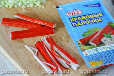 Фотографии рецепта Блины с крабовыми палочками VIČI, огурцом и сыром, 04 Блины с крабовыми палочками VIČI, огурцом и сыром, Шаг 04