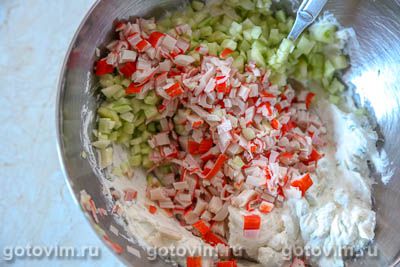 Фотографии рецепта Блины с крабовыми палочками VIČI, огурцом и сыром, 05 Блины с крабовыми палочками VIČI, огурцом и сыром, Шаг 05