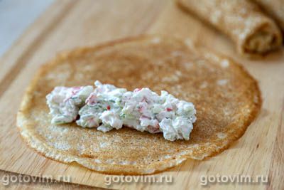 Фотографии рецепта Блины с крабовыми палочками VIČI, огурцом и сыром, 06 Блины с крабовыми палочками VIČI, огурцом и сыром, Шаг 06