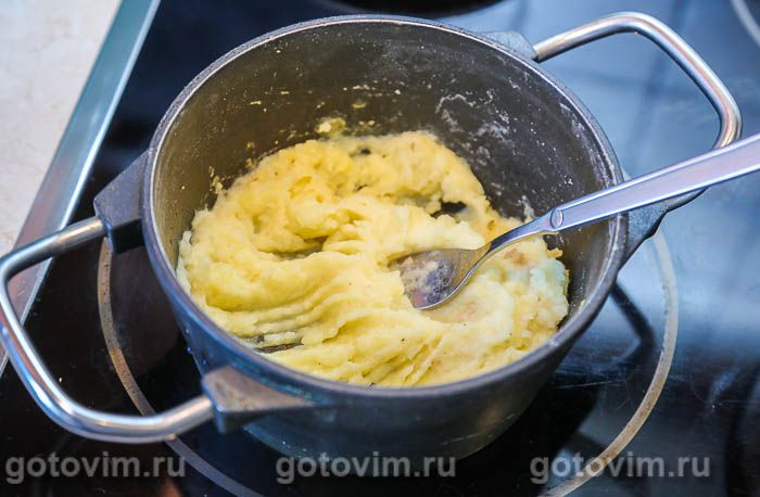 Фотографии рецепта Блины с жареными лисичками и картофельным пюре, 03 Блины с жареными лисичками и картофельным пюре, Шаг 03