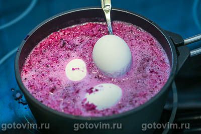 Фотографии рецепта Крашенные яйца краснокочанной капустой, 04 Крашенные яйца краснокочанной капустой, Шаг 04