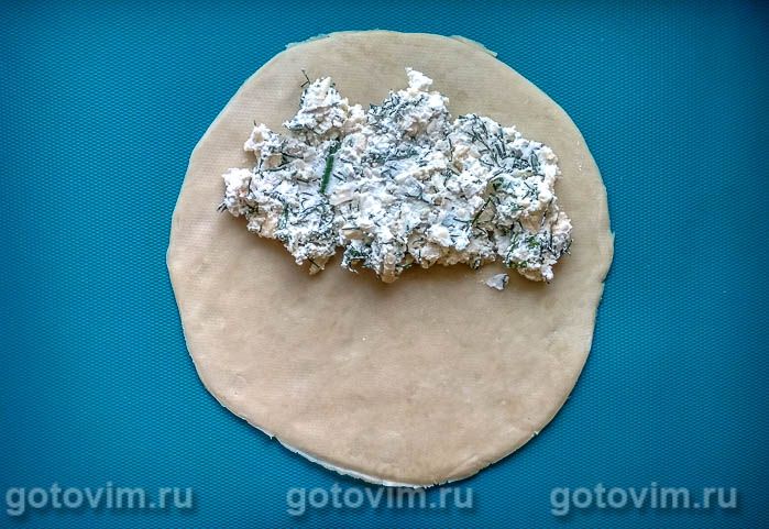 Фотографии рецепта Чебуреки с творогом, сыром и зеленью (Ругувачки), 05 Чебуреки с творогом, сыром и зеленью (Ругувачки), Шаг 05
