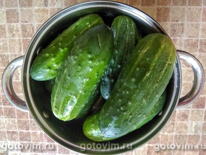 Фотографии рецепта Салат на зиму из переросших огурцов, 01 Салат на зиму из переросших огурцов, Шаг 01