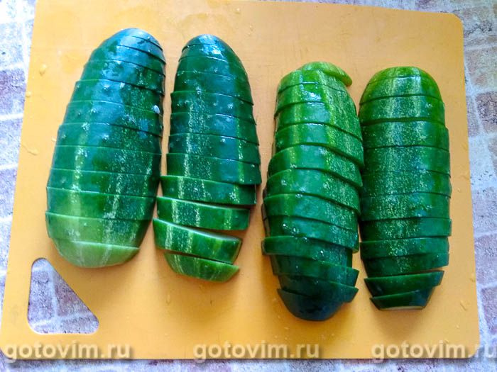 Фотографии рецепта Салат на зиму из переросших огурцов, 02 Салат на зиму из переросших огурцов, Шаг 02