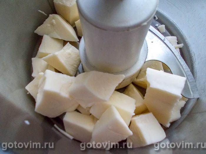 Фотографии рецепта Паста для бутербродов из шпрот и плавленых сырков , 02 Паста для бутербродов из шпрот и плавленых сырков , Шаг 02