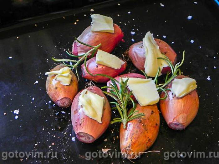 Фотографии рецепта Бутерброды с розмариновым луком, козьим сыром и мятой, 01 Бутерброды с розмариновым луком, козьим сыром и мятой, Шаг 01