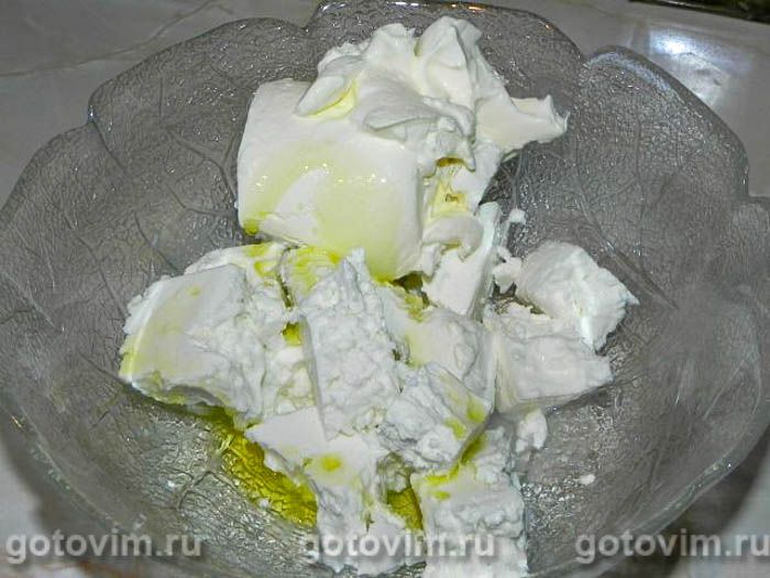 Фотографии рецепта Бутерброды с розмариновым луком, козьим сыром и мятой, 03 Бутерброды с розмариновым луком, козьим сыром и мятой, Шаг 03