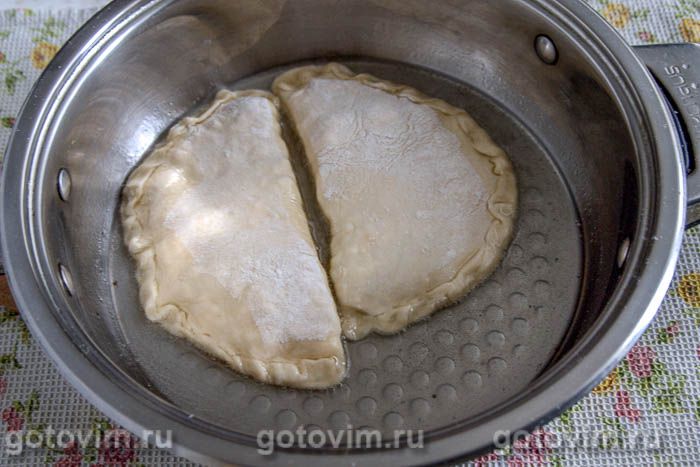 Фотографии рецепта Домашние чебуреки с творогом, 08 Домашние чебуреки с творогом, Шаг 08