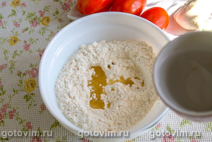 Фотографии рецепта Чебуреки в духовке с грибами, сыром моцарелла и сладким перцем, 02 Чебуреки в духовке с грибами, сыром моцарелла и сладким перцем, Шаг 02