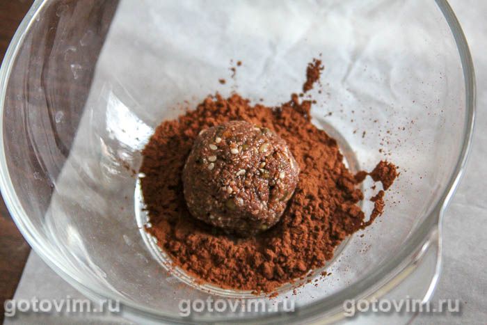 Фотографии рецепта Натуральные конфеты из чечевицы с орехами и кунжутом, 10 Натуральные конфеты из чечевицы с орехами и кунжутом, Шаг 10
