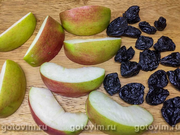 Фотографии рецепта Гусь в рукаве, фаршированный яблоками, гречкой и черносливом, 03 Гусь в рукаве, фаршированный яблоками, гречкой и черносливом, Шаг 03