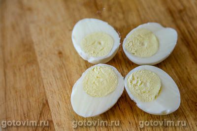 Фотографии рецепта Яйца, фаршированные крабовыми палочками VIČI, 02 Яйца, фаршированные крабовыми палочками VIČI, Шаг 02