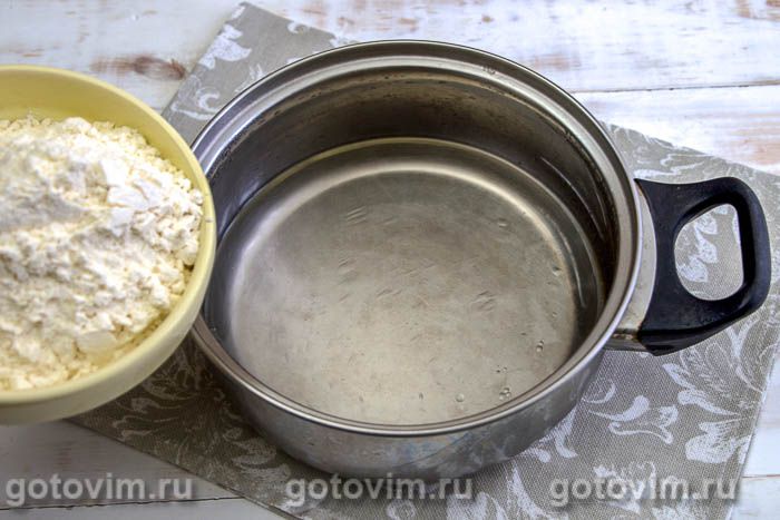 Фотографии рецепта Испанские пирожки эмпанадас с сыром и вялеными помидорами, 01 Испанские пирожки эмпанадас с сыром и вялеными помидорами, Шаг 01