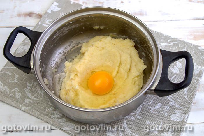 Фотографии рецепта Испанские пирожки эмпанадас с сыром и вялеными помидорами, 02 Испанские пирожки эмпанадас с сыром и вялеными помидорами, Шаг 02