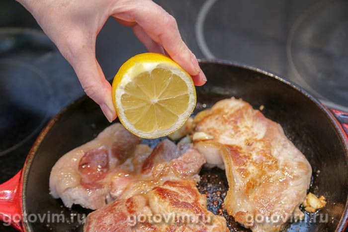 Фотографии рецепта Эскалоп с лимонным соком и чесноком, 05 Эскалоп с лимонным соком и чесноком, Шаг 05