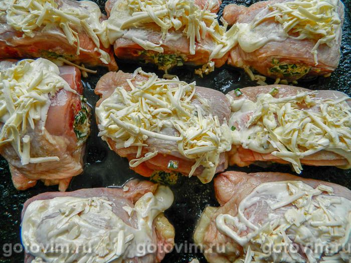 Фотографии рецепта Фаршированные куриные бедра в духовке, 06 Фаршированные куриные бедра в духовке, Шаг 06