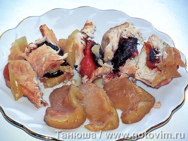 Фруктовая курица (куриные грудки с сухофруктами и яблоками). Фотография рецепта Фруктовая курица (куриные грудки с сухофруктами и яблоками). Фотография рецепта