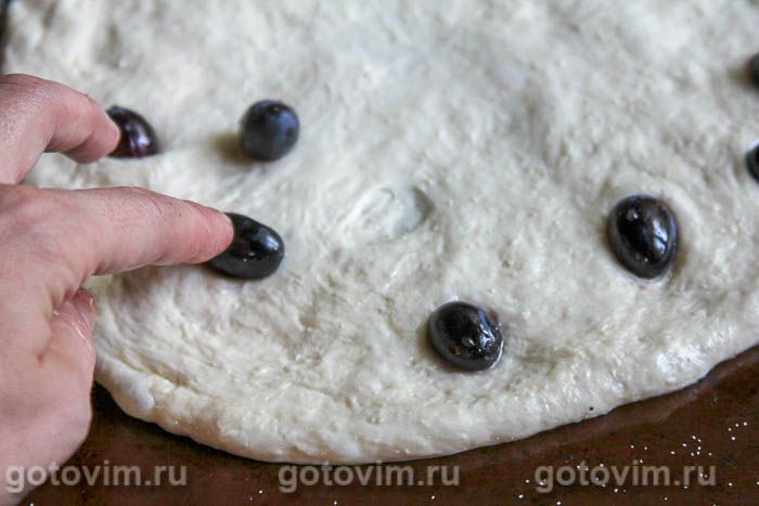 Фотографии рецепта Фокачча с виноградом и сыром, 07 Фокачча с виноградом и сыром, Шаг 07