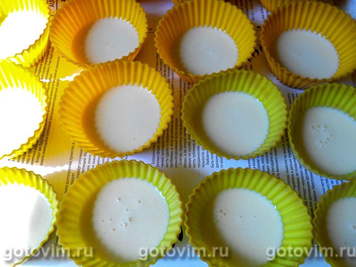 Фотографии рецепта Поповеры с салатом из крабовых палочек, 02 Поповеры с салатом из крабовых палочек, Шаг 02