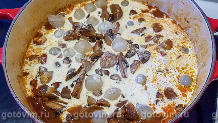 Фотографии рецепта Рагу из говядины с черри, шампиньонами и маринованным луком, 05 Рагу из говядины с черри, шампиньонами и маринованным луком, Шаг 05