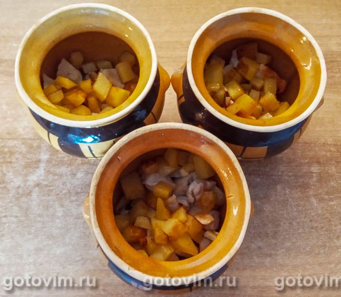 Фотографии рецепта Жаркое в горшочках с филе курицы и репой, 03 Жаркое в горшочках с филе курицы и репой, Шаг 03