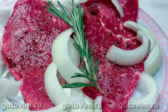 Фотографии рецепта Стейк из говядины с мандаринами и ягодами, 02 Стейк из говядины с мандаринами и ягодами, Шаг 02