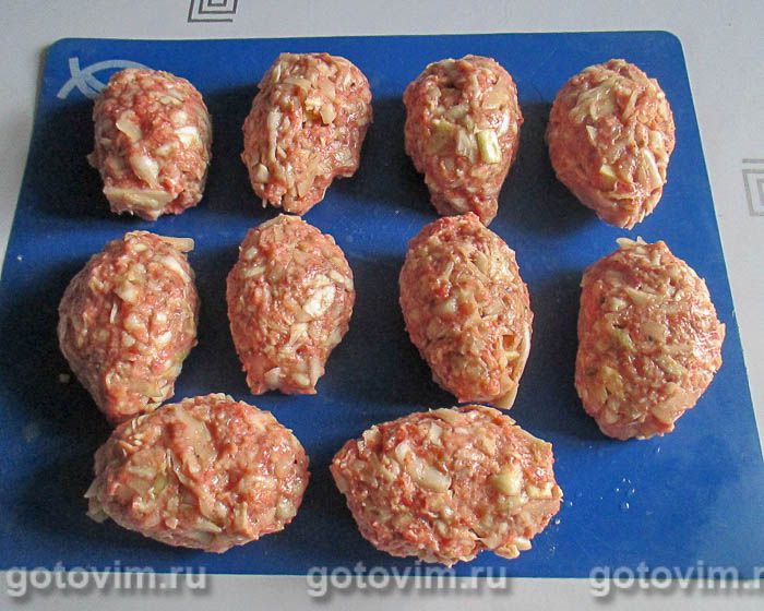 Фотографии рецепта Говяжьи котлеты с капустой и сыром, запечённые в духовке, 05 Говяжьи котлеты с капустой и сыром, запечённые в духовке, Шаг 05