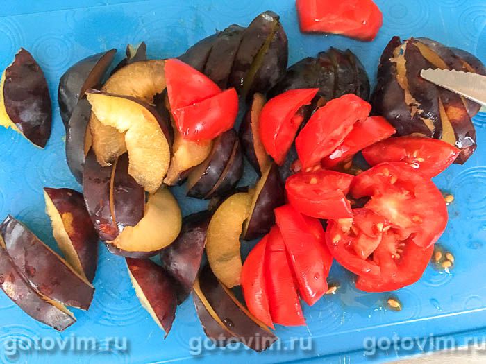 Фотографии рецепта Говяжье жаркое с овощами и сливами, 03 Говяжье жаркое с овощами и сливами, Шаг 03