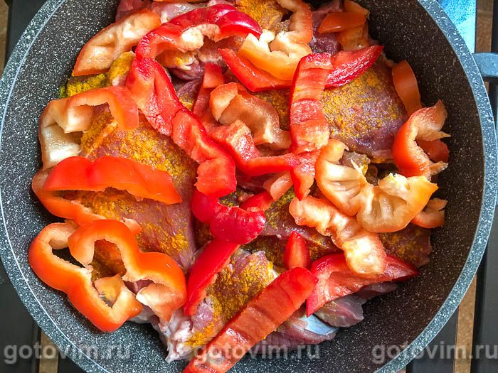 Фотографии рецепта Говяжье жаркое с овощами и сливами, 06 Говяжье жаркое с овощами и сливами, Шаг 06