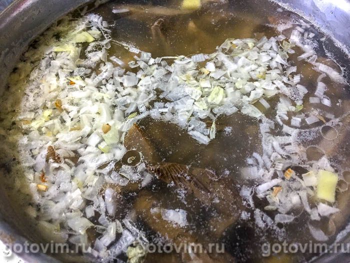 Фотографии рецепта Грибной суп из соленых груздей со взбитым яйцом , 05 Грибной суп из соленых груздей со взбитым яйцом , Шаг 05