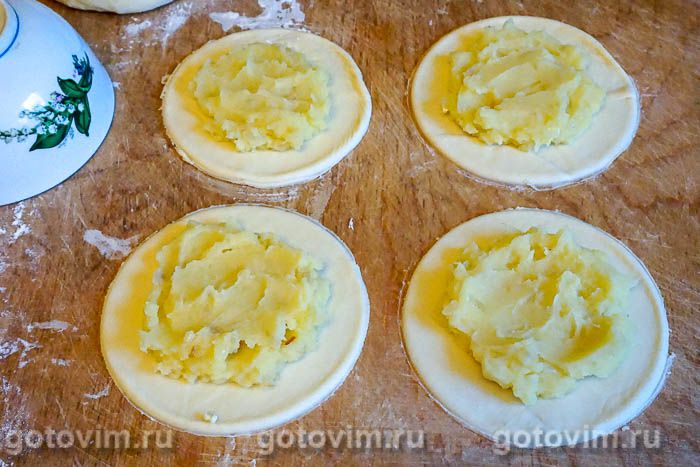 Фотографии рецепта Открытые пирожки калитки с картошкой, 07 Открытые пирожки калитки с картошкой, Шаг 07