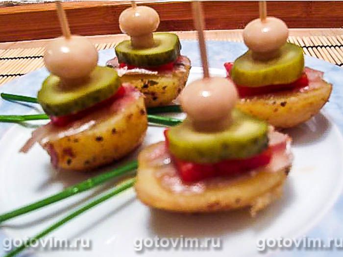 Фотографии рецепта Канапе с картофелем и килькой, 04 Канапе с картофелем и килькой, Шаг 04