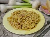 Паста карбонара с беконом и чесноком в мультиварке