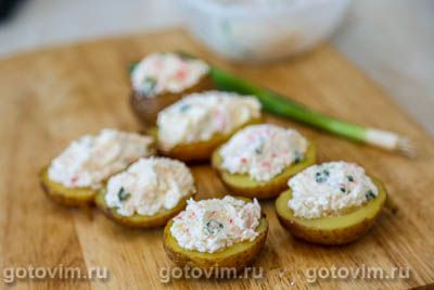 Фотографии рецепта Картофель, фаршированный сыром и крабовыми палочками «Снежный краб» VIČI, 07 Картофель, фаршированный сыром и крабовыми палочками «Снежный краб» VIČI, Шаг 07