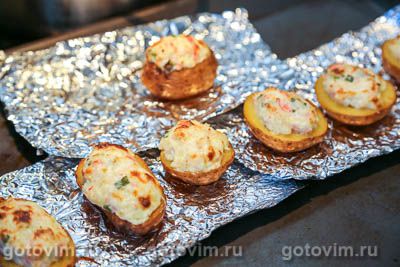 Фотографии рецепта Картофель, фаршированный сыром и крабовыми палочками «Снежный краб» VIČI, 08 Картофель, фаршированный сыром и крабовыми палочками «Снежный краб» VIČI, Шаг 08