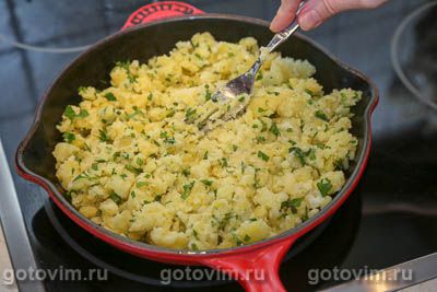 Фотографии рецепта Жареная картофельная лепешка с зеленью, 05 Жареная картофельная лепешка с зеленью, Шаг 05